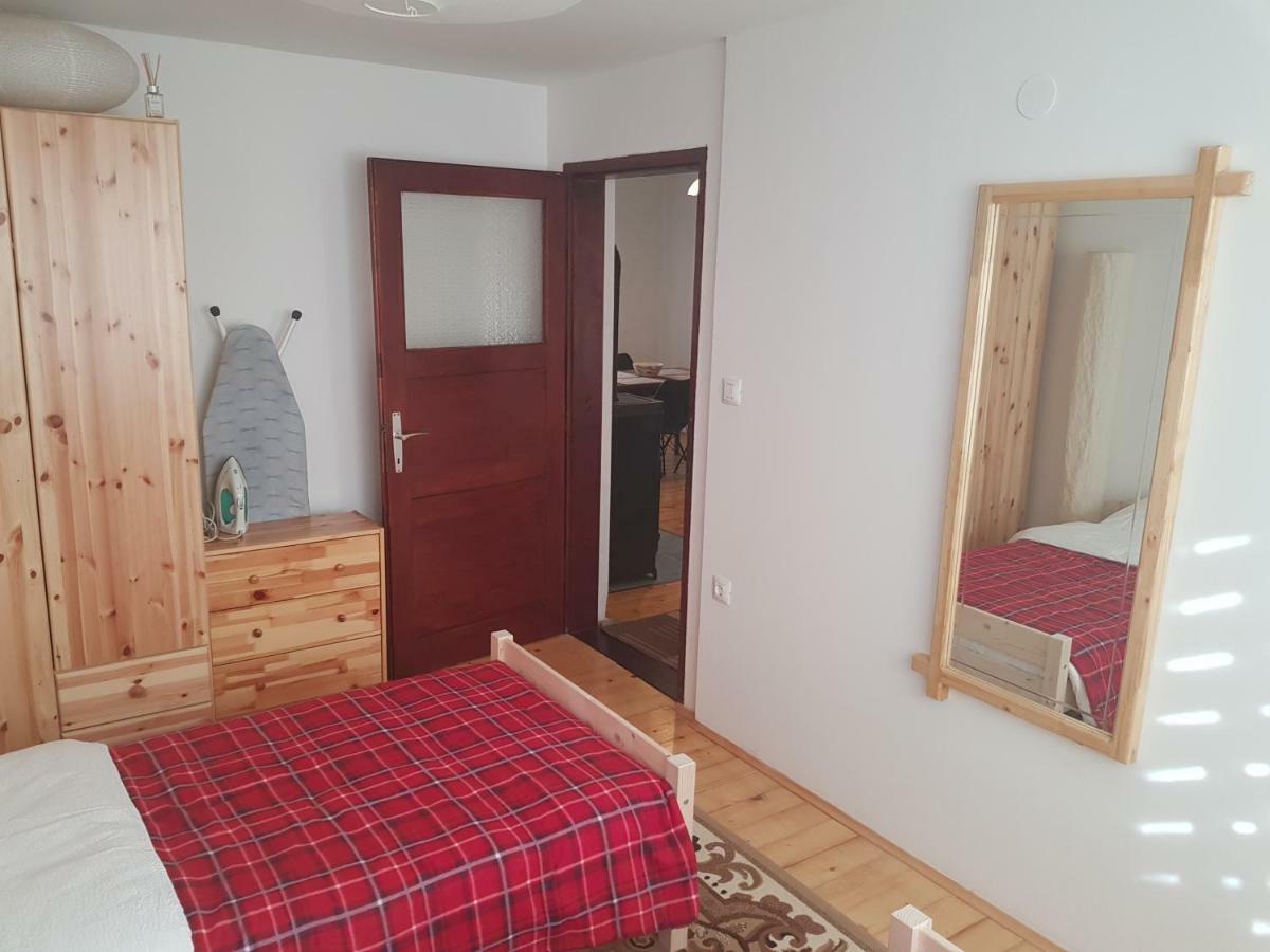 Apartmani Andrej Udbina エクステリア 写真