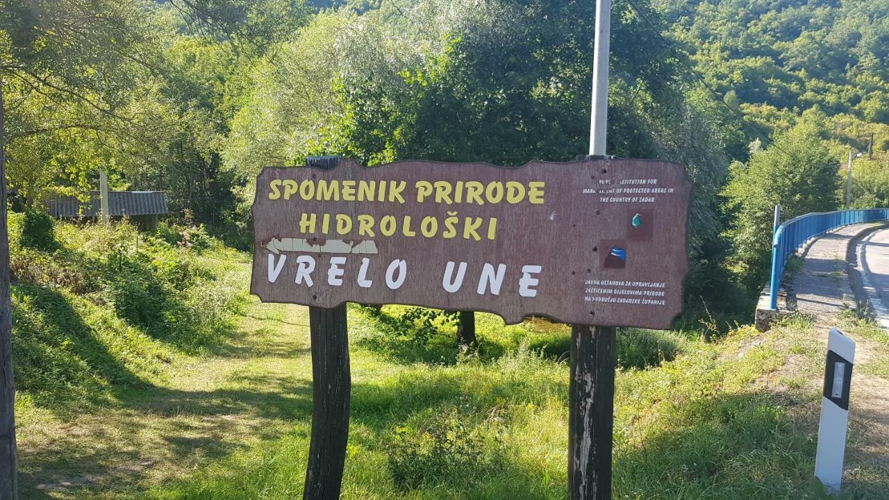 Apartmani Andrej Udbina エクステリア 写真