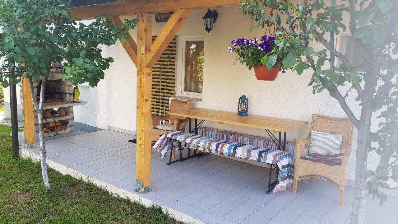 Apartmani Andrej Udbina エクステリア 写真